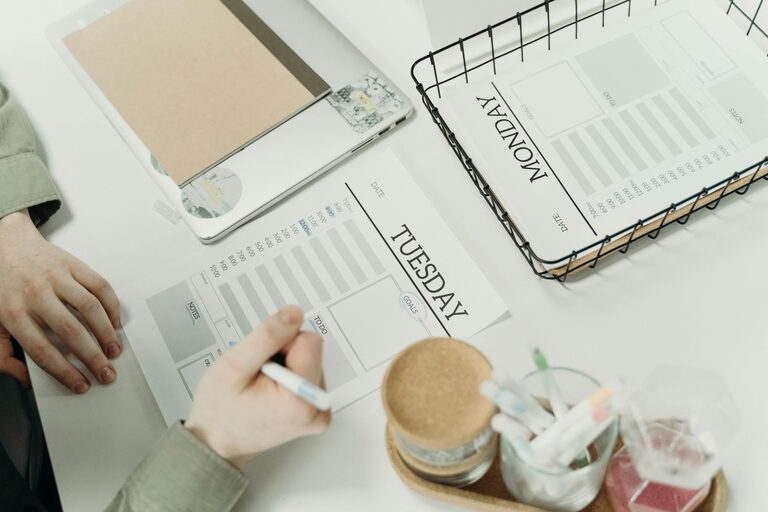 How to Set Realistic Weekly Goals and Achieve Them